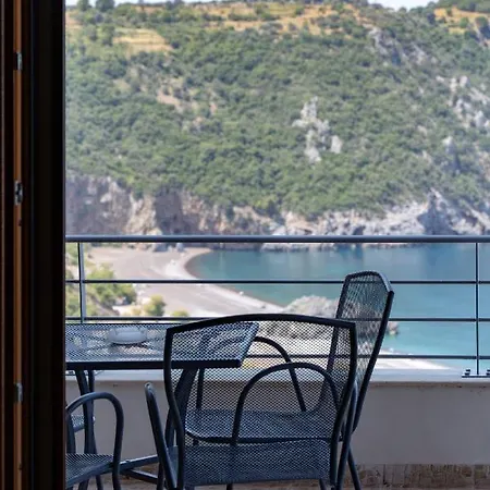 Apartment αlissachne Limnionas (Central Greece)