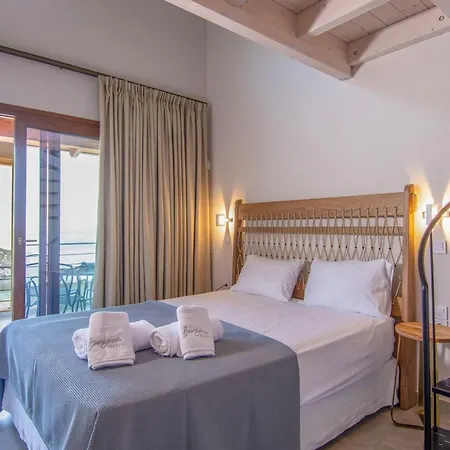 Apartment αlissachne Limnionas (Central Greece)